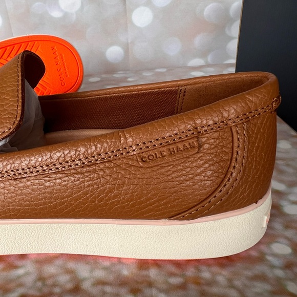 Cole Haan grainy leather size 7 new. - Picture 6 of 9
